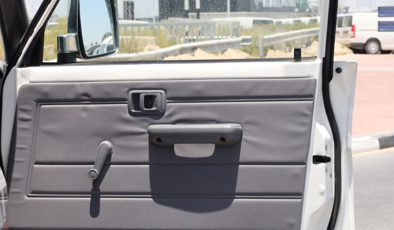 
								TOYOTA LAND CRUISER full									