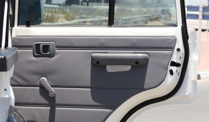 
								TOYOTA LAND CRUISER full									