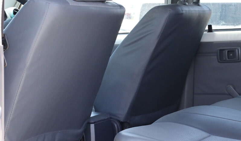 
								TOYOTA LAND CRUISER full									