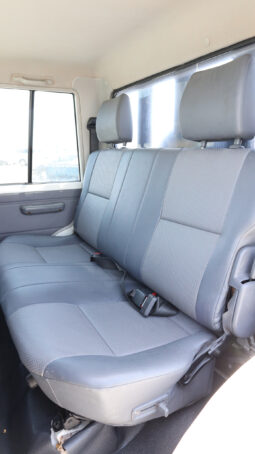 
										TOYOTA LAND CRUISER full									