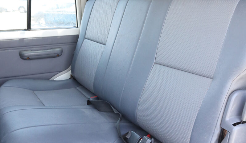 
								TOYOTA LAND CRUISER full									