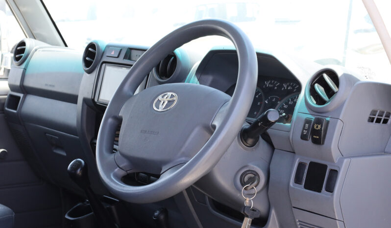 
								TOYOTA LAND CRUISER full									
