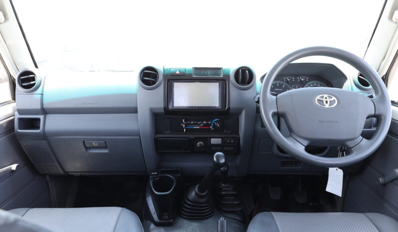 
								TOYOTA LAND CRUISER full									