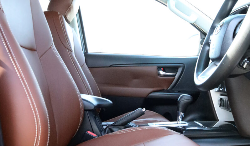 
								TOYOTA FORTUNER full									