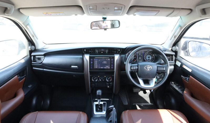 
								TOYOTA FORTUNER full									