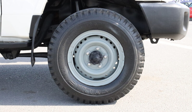 
								TOYOTA LAND CRUISER full									