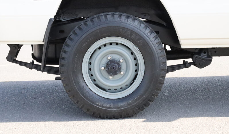 
								TOYOTA LAND CRUISER full									
