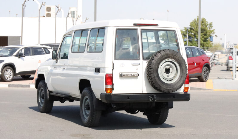 
								TOYOTA LAND CRUISER full									