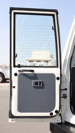 
										TOYOTA LAND CRUISER full									