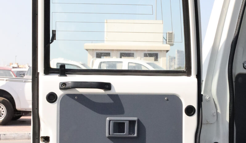 
								TOYOTA LAND CRUISER full									