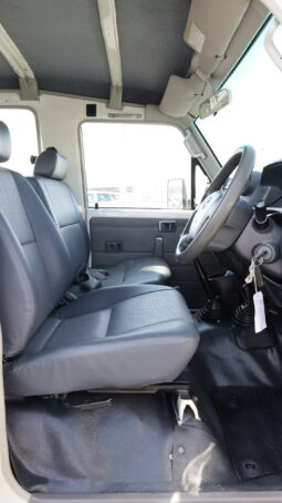
										TOYOTA LAND CRUISER full									