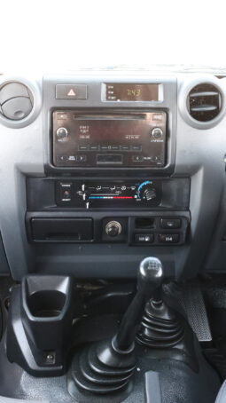
										TOYOTA LAND CRUISER full									