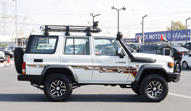 
								TOYOTA LAND CRUISER full									