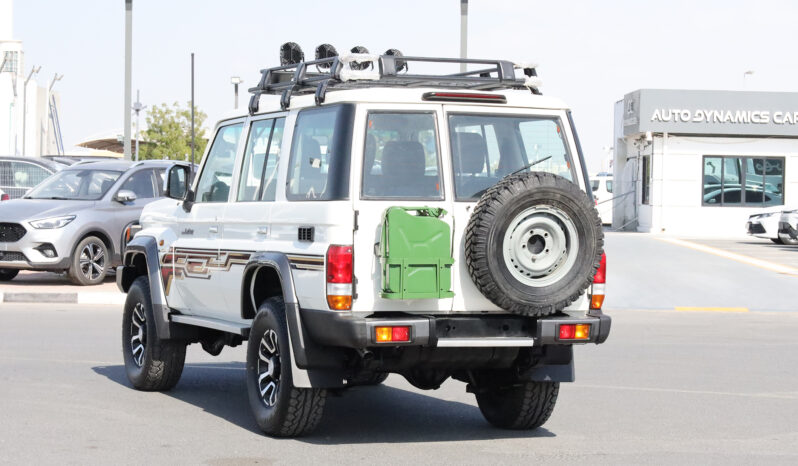 
								TOYOTA LAND CRUISER full									