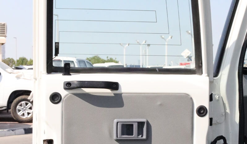 
								TOYOTA LAND CRUISER full									