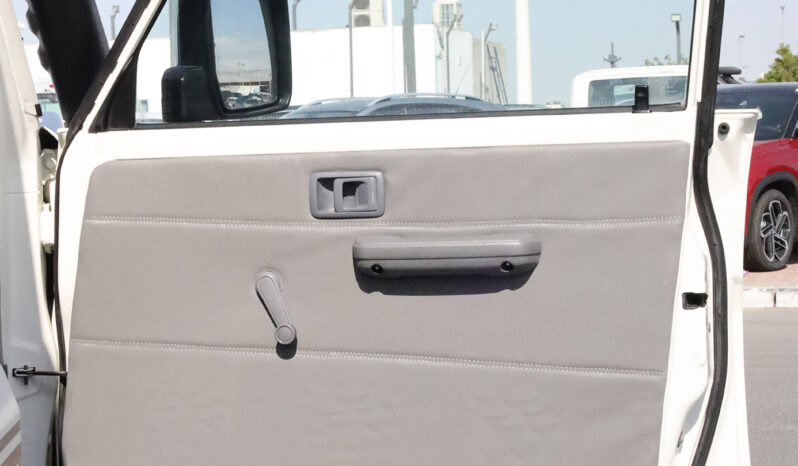 
								TOYOTA LAND CRUISER full									