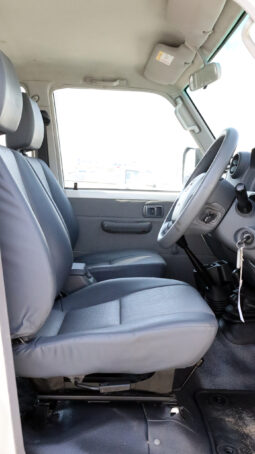 
										TOYOTA LAND CRUISER full									