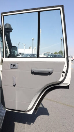
										TOYOTA LAND CRUISER full									