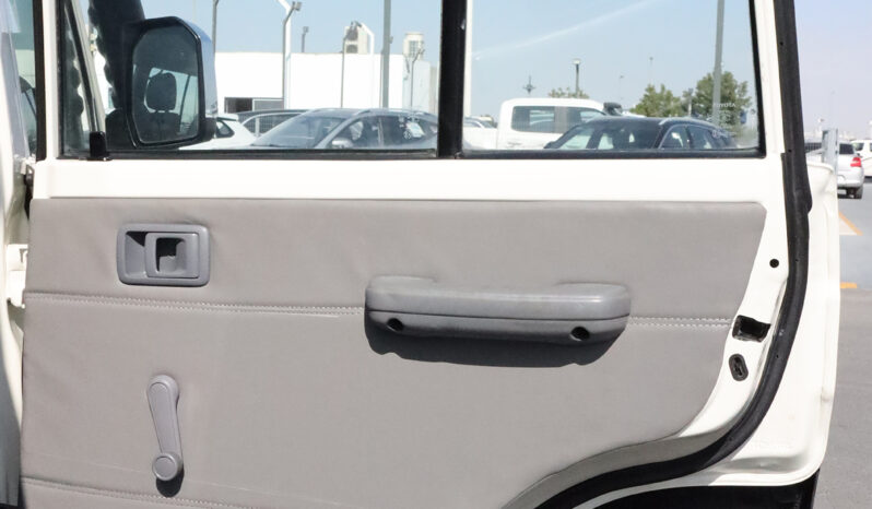 
								TOYOTA LAND CRUISER full									