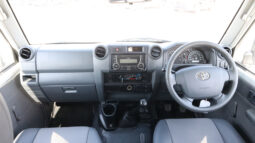 
										TOYOTA LAND CRUISER full									