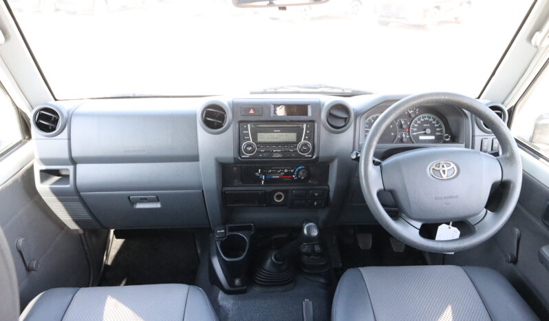 
								TOYOTA LAND CRUISER full									
