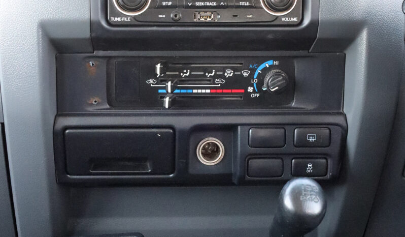
								TOYOTA LAND CRUISER full									
