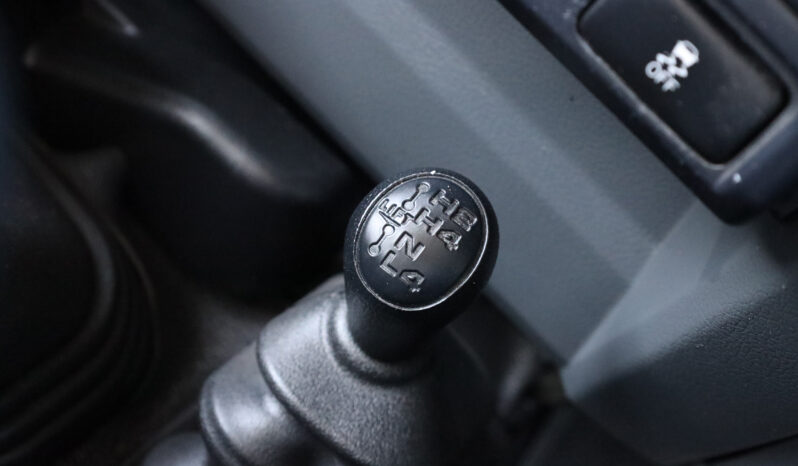 
								TOYOTA LAND CRUISER full									