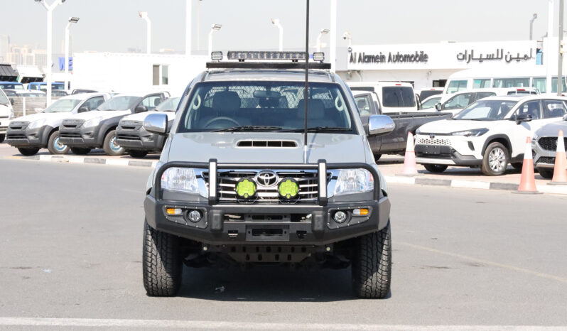 
								TOYOTA HILUX (PICKUP) full									
