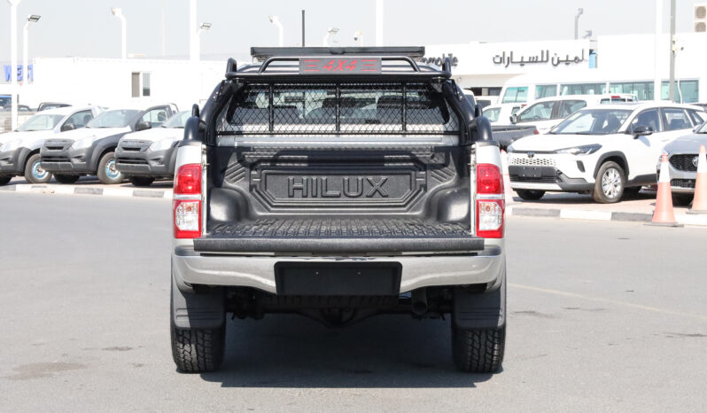 
								TOYOTA HILUX (PICKUP) full									