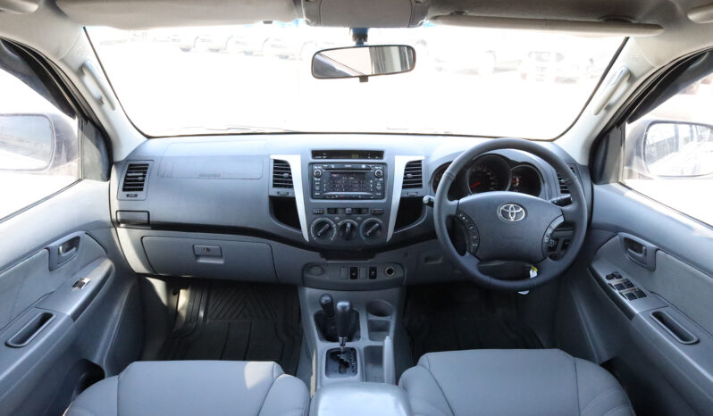 
								TOYOTA HILUX (PICKUP) full									