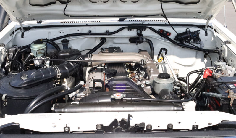 
								TOYOTA LAND CRUISER full									