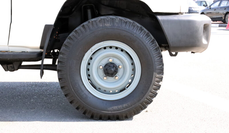 
								TOYOTA LAND CRUISER full									