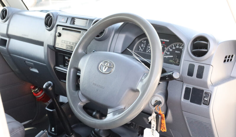 
								TOYOTA LAND CRUISER full									