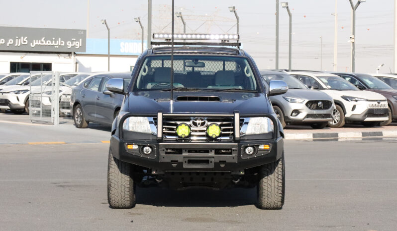 
								TOYOTA HILUX (PICKUP) full									