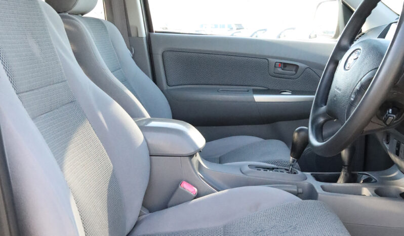 
								TOYOTA HILUX (PICKUP) full									