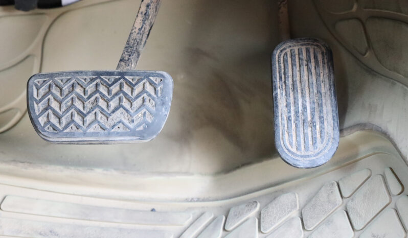 
								TOYOTA HILUX (PICKUP) full									
