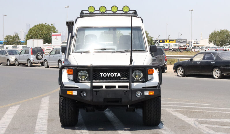 
								TOYOTA LAND CRUISER full									