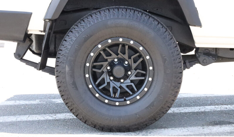 
								TOYOTA LAND CRUISER full									