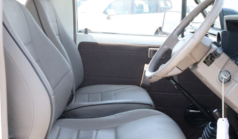 
								TOYOTA LAND CRUISER full									