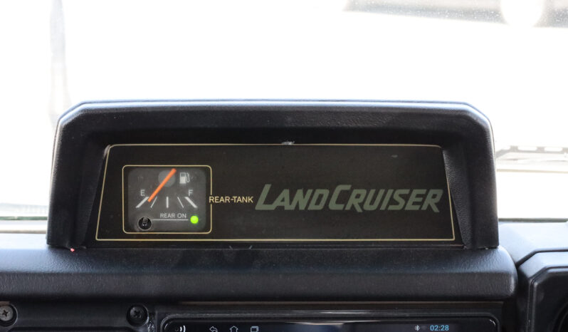 
								TOYOTA LAND CRUISER full									
