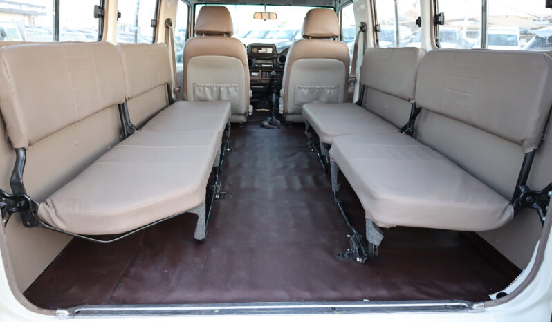 
								TOYOTA LAND CRUISER full									