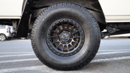 
										TOYOTA LAND CRUISER full									
