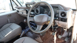 
										TOYOTA LAND CRUISER full									