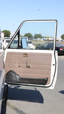 
										TOYOTA LAND CRUISER full									