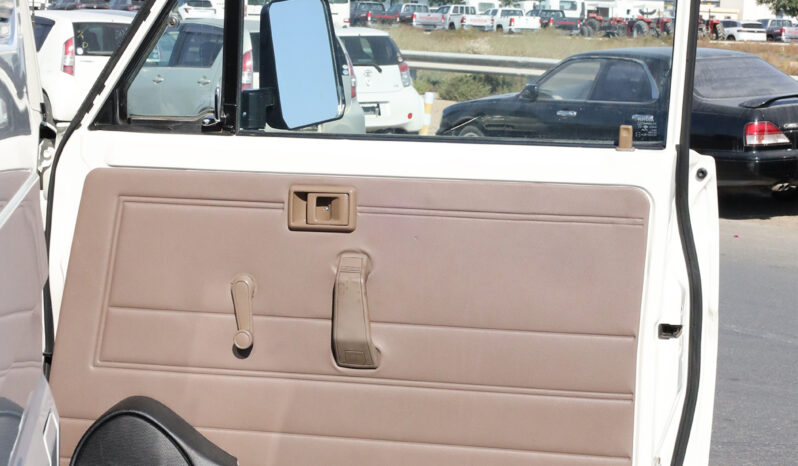 
								TOYOTA LAND CRUISER full									