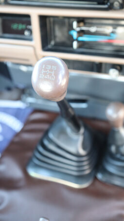 
										TOYOTA LAND CRUISER full									