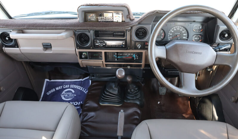 
								TOYOTA LAND CRUISER full									