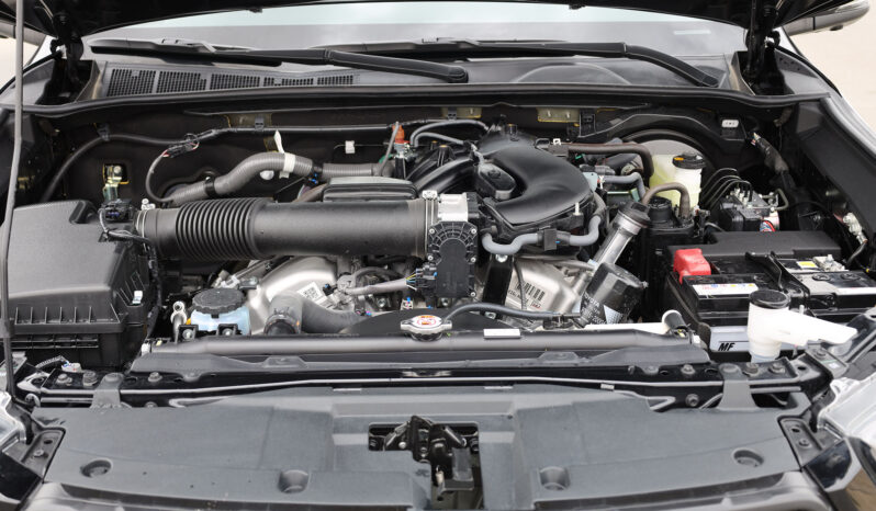 
								TOYOTA HILUX GR (SPORT) full									