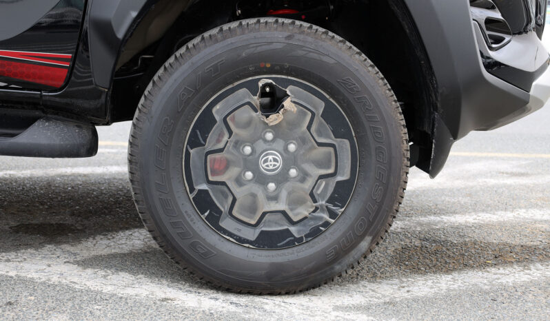 
								TOYOTA HILUX GR (SPORT) full									