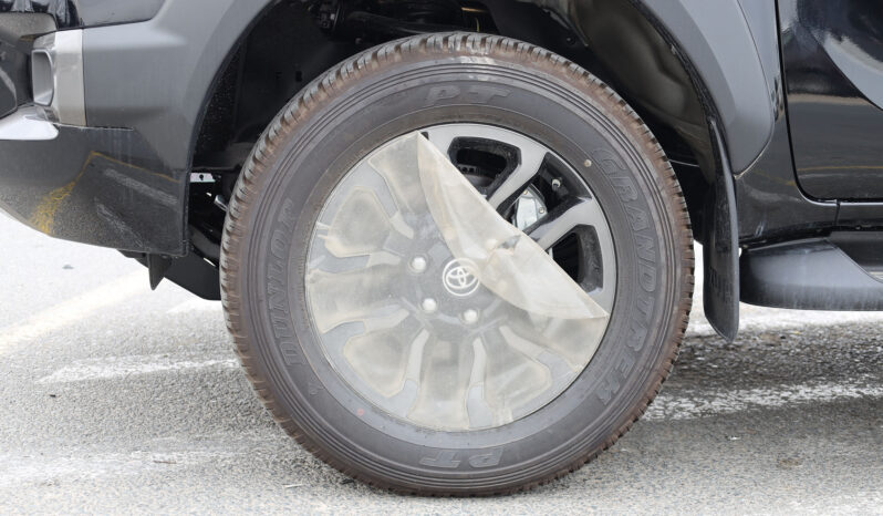 
								TOYOTA HILUX ADVENTURE full									